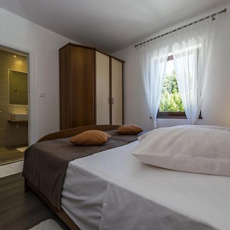 Spacious Three-Bedroom Villa Balun With Pool Poreč Eksteriør billede