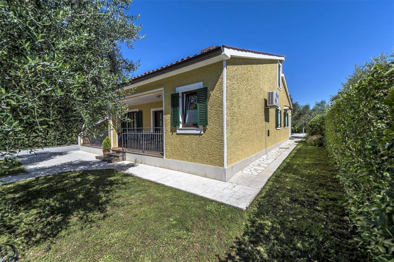 Spacious Three-Bedroom Villa Balun With Pool Poreč Eksteriør billede