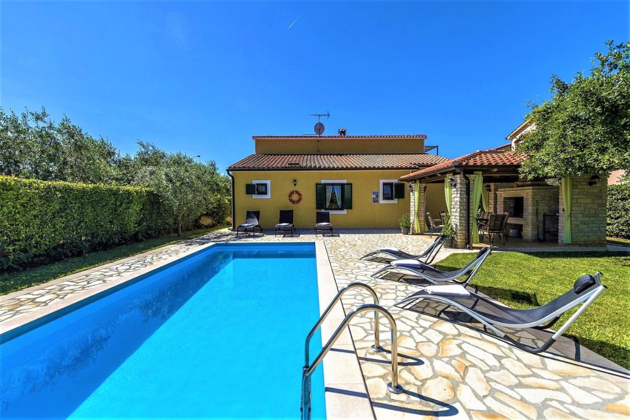 Spacious Three-Bedroom Villa Balun With Pool Poreč Eksteriør billede